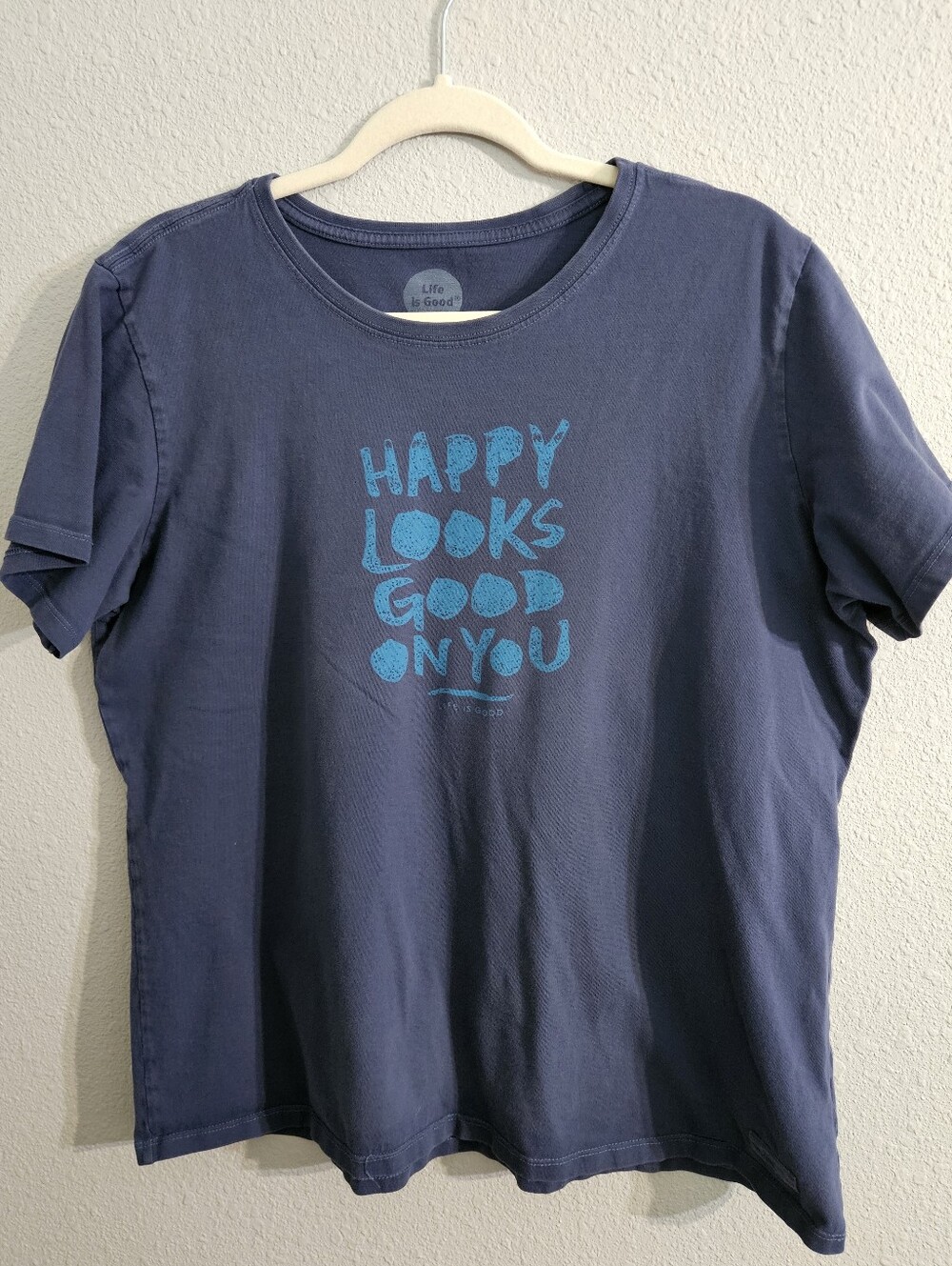 Life Is Good Crusher Tee, XL, "Happy Looks Good On You", Blue